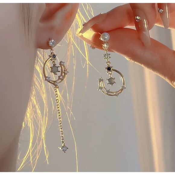 Sterling Silver 925 & Gold Plated Earrings Star Asymmetrical Star & Moon Zodiac - Picture 3 of 5